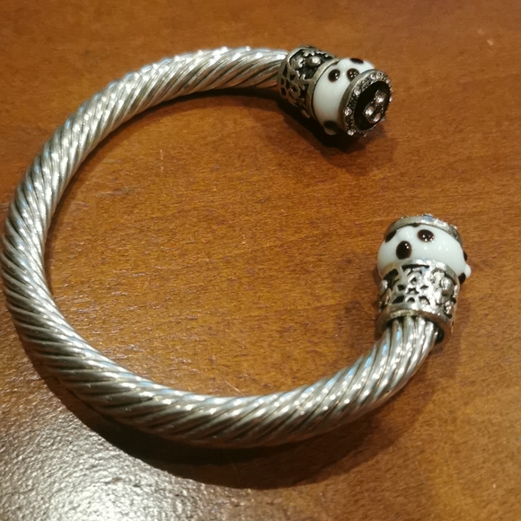 Bracelets - Picture 3 of 4